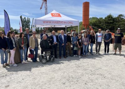 Pose de la 1ere pierre